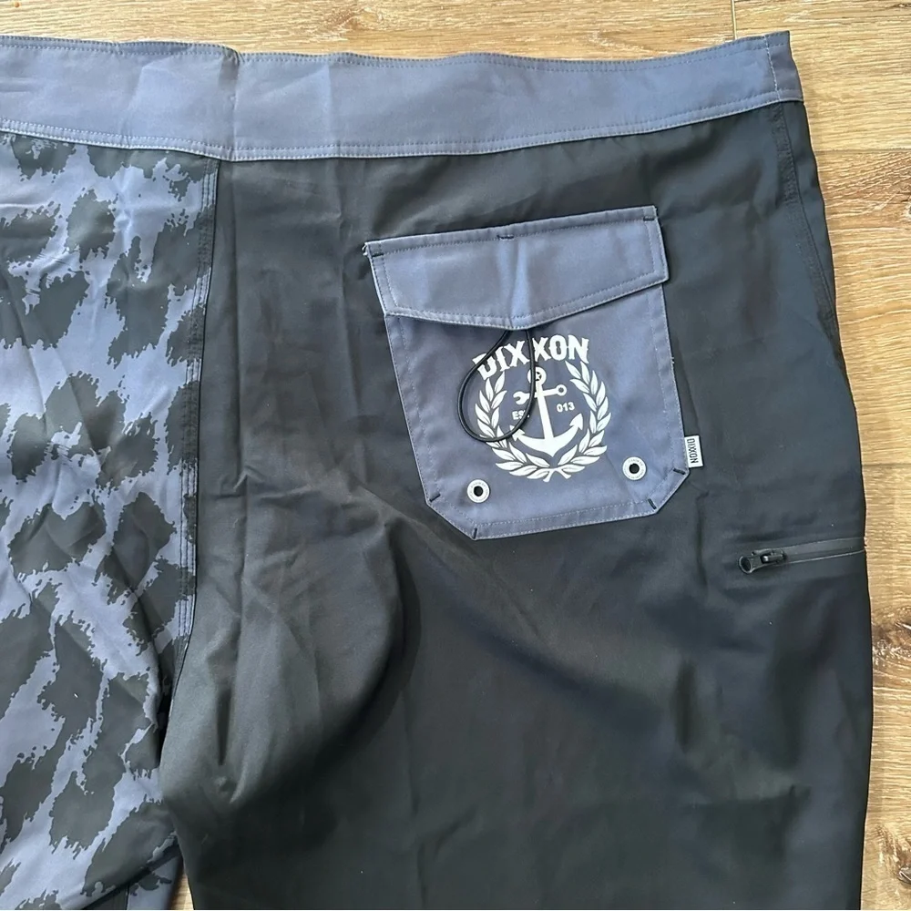 DIXXON Classics Redefined Men’s Black & Gray Lightweight Boardshorts Sz 46 NWOT